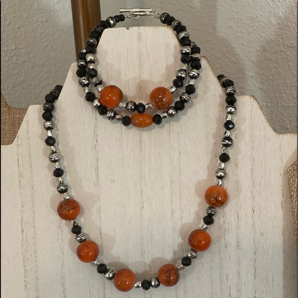 Black and orange necklace and bracelet set. - Picture 1 of 4